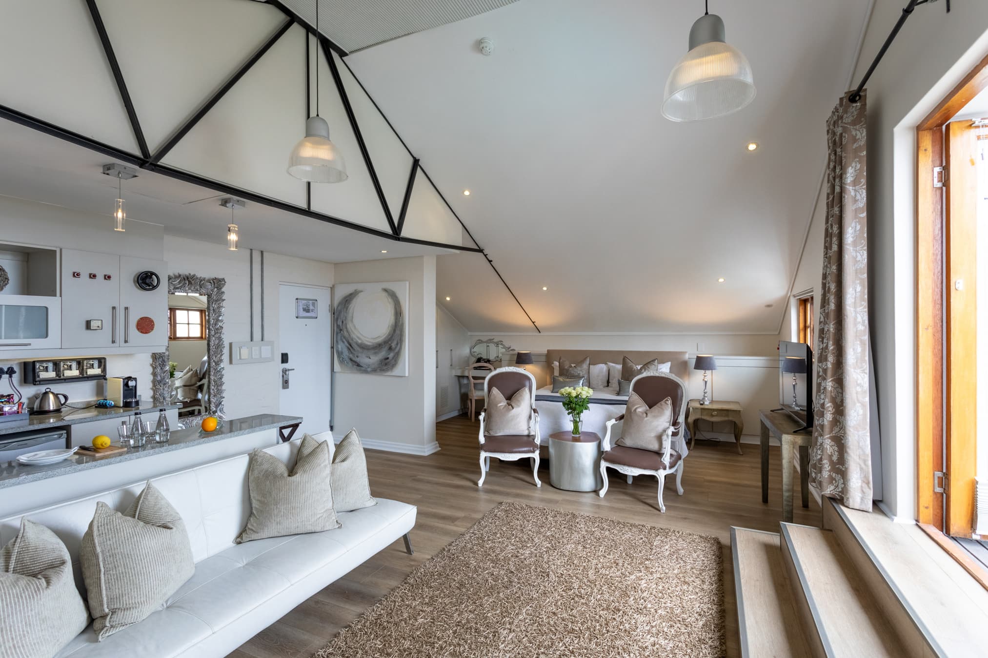 Honeymoon Suite